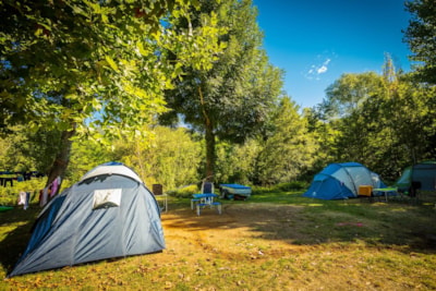 Nature package 80m² : 1 tent, caravan or camper / 1 car,