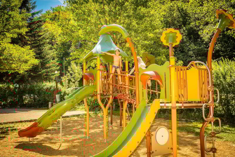 Flower Camping Le Pont du Tarn Réservez dès maintenant en ligne