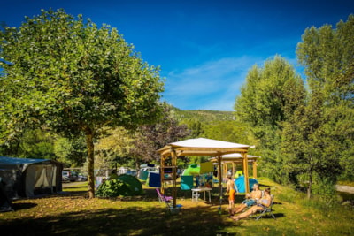 Large comfort package 100/115m² : tent, caravan or motorhome, electricity - pergola