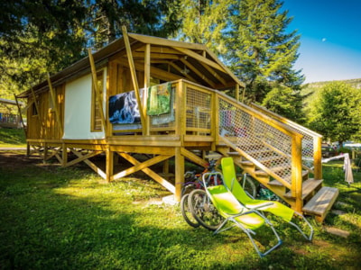 Cabin Lodge Premium on stilts 32 m² - 2 bedrooms (with sanitary facilities) + terrace + TV