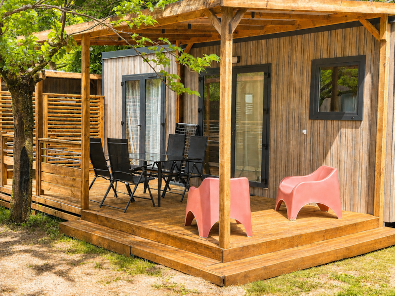 NIEUW// Mobile-home Oasis Premium 35m² - 2 kamers + Overdekt terras + LV + TV + Airco + Plancha