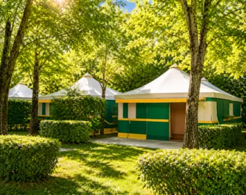 Accommodation - Canvas Bungalow Pagan Standard 25M² - 2 Bedrooms - With Private Facilities - Flower Camping Le Pont du Tarn