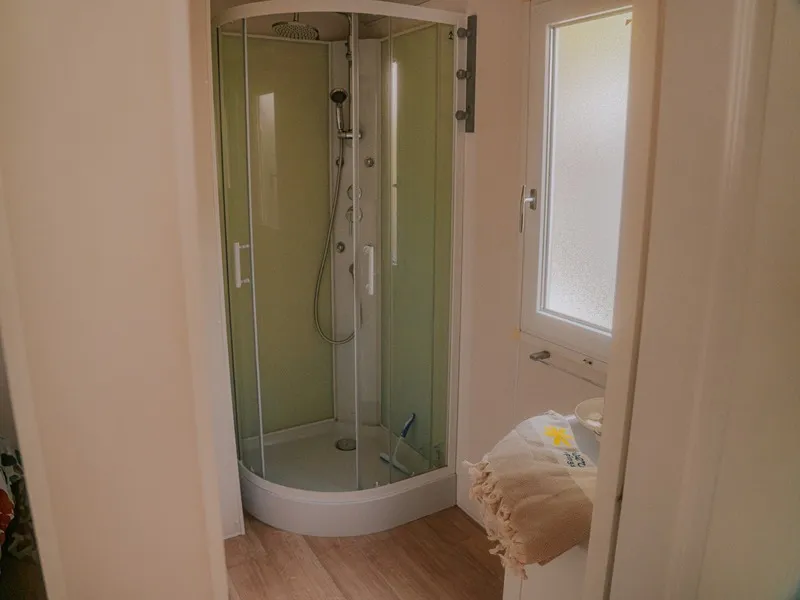 Mobil-Home Orchidée Grand Confort 35M² - 2 Chambres + Terrasse Couverte + Clim + Tv + Lv