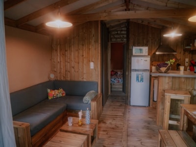 Cabin Lodge Premium on stilts 32 m² - 2 bedrooms (with sanitary facilities) + terrace + TV