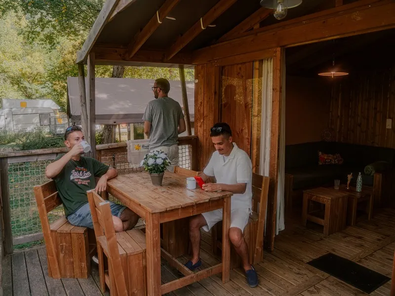 Cabane Lodge Premium Sur Pilotis 32M² - 2 Chambres (Avec Sanitaires) + Terrasse + Tv