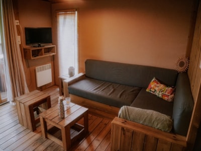 Cabin Lodge Premium on stilts 32 m² - 2 bedrooms (with sanitary facilities) + terrace + TV