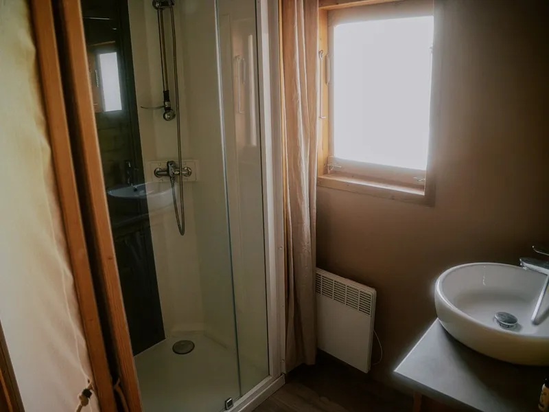 Cabane Lodge Premium Sur Pilotis 32M² - 2 Chambres (Avec Sanitaires) + Terrasse + Tv