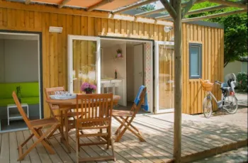 Mietunterkunft - Confort Mobilheim 2 Zimmer Calypso (2016) 28M² + Halbüberdachte Terrasse - Camping Les Cyprès