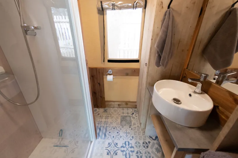 Tente 2Ch. Giroflee (2023) 32 M² + Terrasse Semi-Couverte