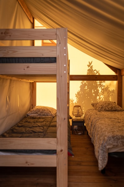 Tent 2 bedrooms GENET (2023) 21 m² + Half-covered terrace — 7