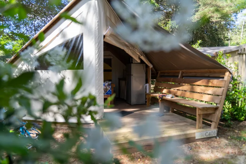 Tente 2Ch. Genet (2023) 21M² + Terrasse Semi-Couverte