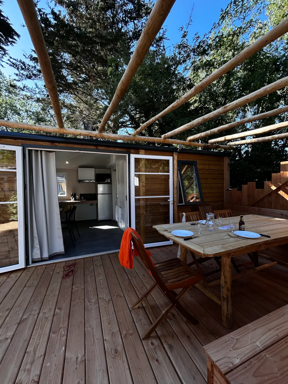 Location - Confort Mobil Home Pmr 2Ch. Catleya 35M² + Terrasse Semi Couverte - Camping Les Cyprès