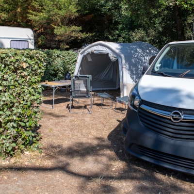 Pitch Camping : Pitch + vehicule + electricity