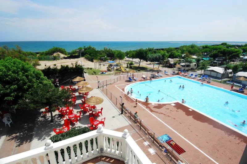 Emplacement 1 Voiture + Tente, Caravane Ou Camping-Car