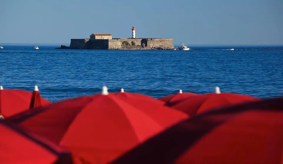 Les Méditerranées - Camping Beach Garden