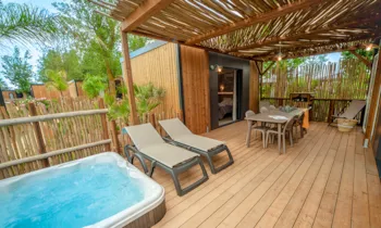 Mietunterkunft - Garden Family Prestige - 3 Badezimmer + 3 Wc+ Jacuzzi - Les Méditerranées - Camping Beach Garden