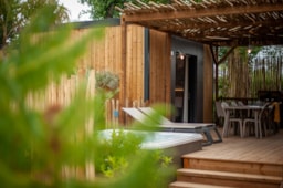 Accommodation - Garden Prestige - 2 Bathrooms + 2 Wc + Jacuzzi - Les Méditerranées - Camping Beach Garden