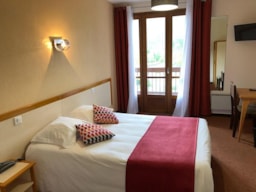 Zimmer - Zimmer Mit Balkon - Camping Les CERISIERS - Hôtel le Vallon