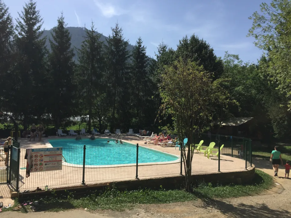 Camping Les CERISIERS - Hôtel le Vallon