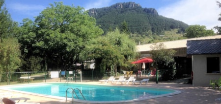 Camping Les CERISIERS – Hôtel le Vallon