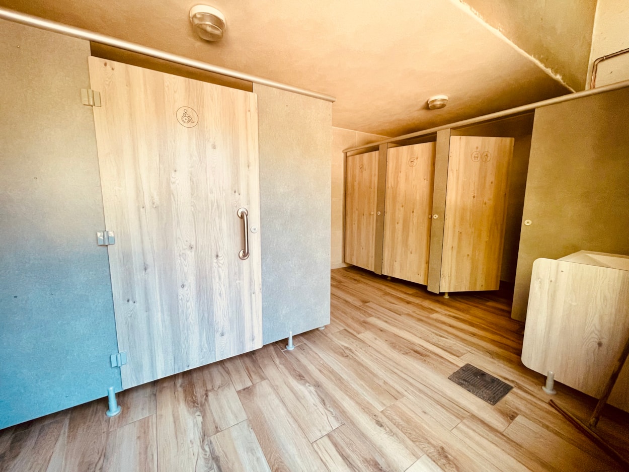 Camping Les CERISIERS - Hôtel le Vallon