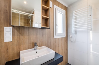 Comfort pitch with private sanitary facilities