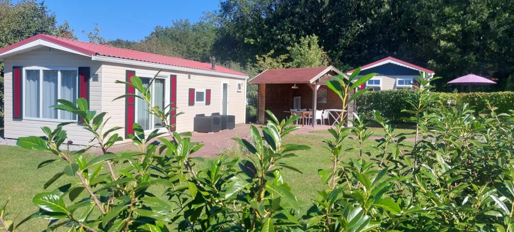 Accommodation - Bergalow 2 With Canopy - 2 Bedrooms - Vakantiepark De Luttenberg