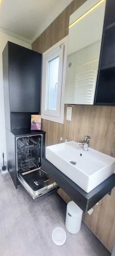 Comfort pitch with private sanitary facilities