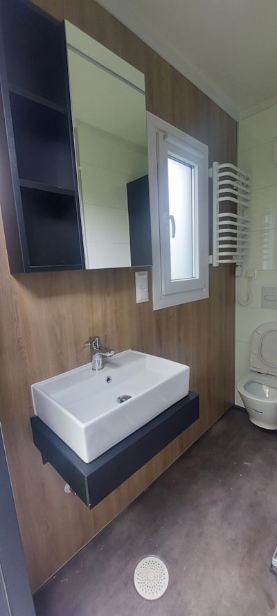 Comfort pitch with private sanitary facilities