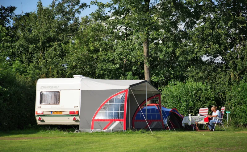 Emplacement De Camping - 80M² (Chiens Interdit)