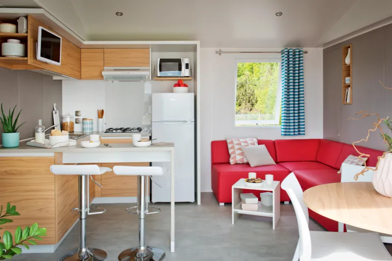 Chalet 4L Avec Canapé Et Table À Manger Séparé