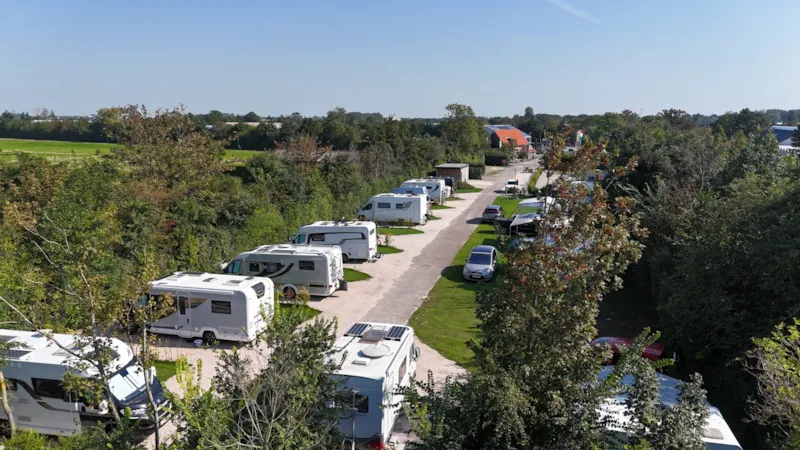 Emplacement Camping-Car (Max. 8 Mètres)