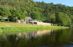 Établissement Camping du Lac - Laval De Cère
