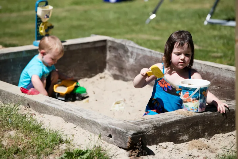Emplacement 100 M² Sur Le Terrain Sans Voiture (Incl. 2 Pers. + 10A Électricité)