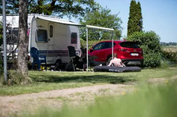 Stellplatz - Stellplatz 100 M² (Inkl. 2 Pers. + 10A Elektrizität) - Camping Hohenbusch