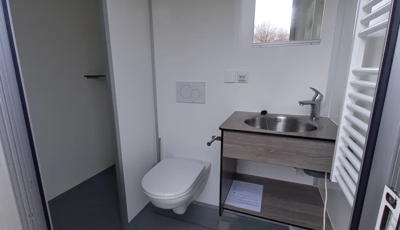 Emplacement Confort 150 M² Avec Sanitaire Privé (Incl. 2 Pers. + 10A+6A Électricité)