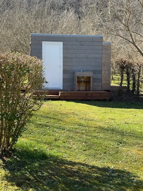 Emplacement - Forfait Premium Freecamp (10A) - Flower Camping l'Echo du Malpas