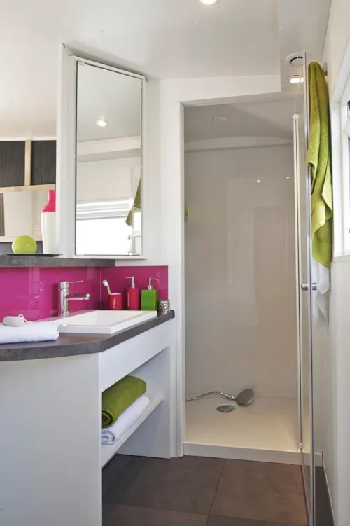 Accommodation - Mobile Home Taos 3 Bedrooms - 38 M²-  Semi-Covered Terrace Of 27 M² - image n°4 - Camping Saint Disdille