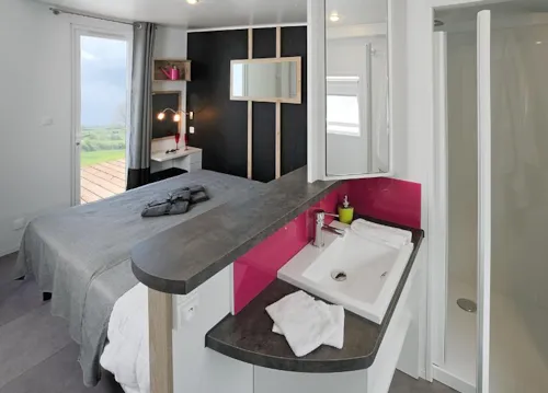 Accommodation - Mobile Home Taos 3 Bedrooms - 38 M²-  Semi-Covered Terrace Of 27 M² - image n°3 - Camping Saint Disdille