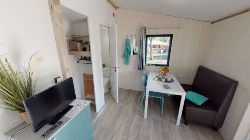 Huuraccommodatie(s) - Tithome (2 Kamers) - Toilet En Aanrecht Met Koud Water - image n°4 - Camping Saint Disdille