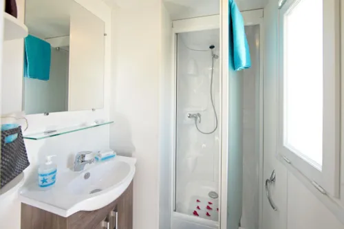 Accommodation - Mobile Home Edelweiss 31M²  - Covered Terrace 15M² (2 Bedrooms) - image n°6 - Camping Saint Disdille