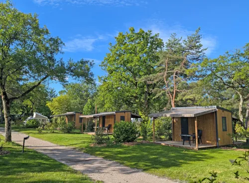 Stellplatz - Premium-Paket Ca. 120 M² Mit Eigenem Bad, Küchenbereich Und Überdachter Terrasse (Kein Schlafzimmer) - image n°2 - Camping Saint Disdille