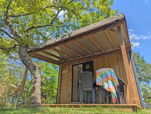 Stellplatz - Premium-Paket Ca. 120 M² Mit Eigenem Bad, Küchenbereich Und Überdachter Terrasse (Kein Schlafzimmer) - image n°5 - Camping Saint Disdille