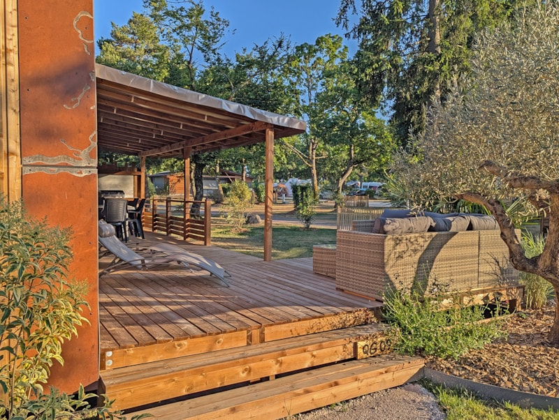 MOBILHOME ELEGANCE 3 Kamers - 40 m² - half overdekt terras van 35 m²