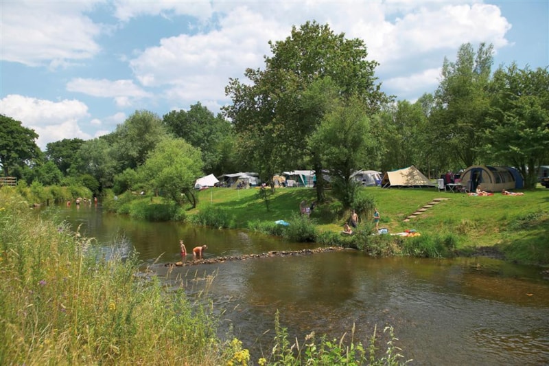 Standplaats aan de rivier Aux Deux Eaux