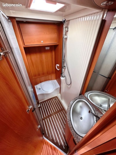 Integral motorhome Dethleffs — 7