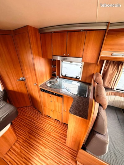 Integral motorhome Dethleffs — 8