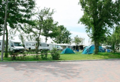 Pitch, tent, caravan or camping-car and car — 2