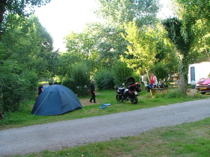 Emplacement + Voiture