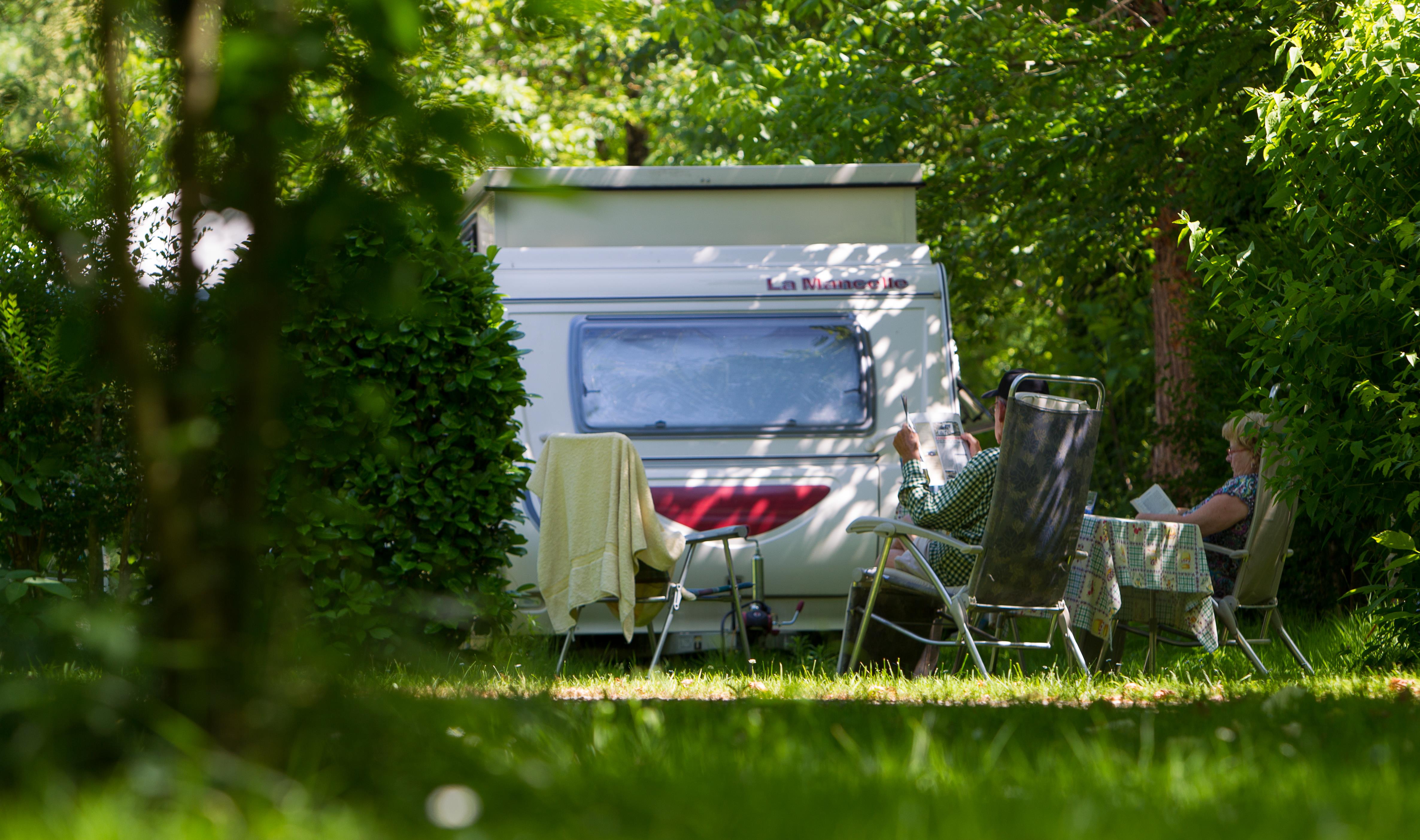 Emplacement - Emplacement + Voiture - Camping L'Eau Vive, Carennac